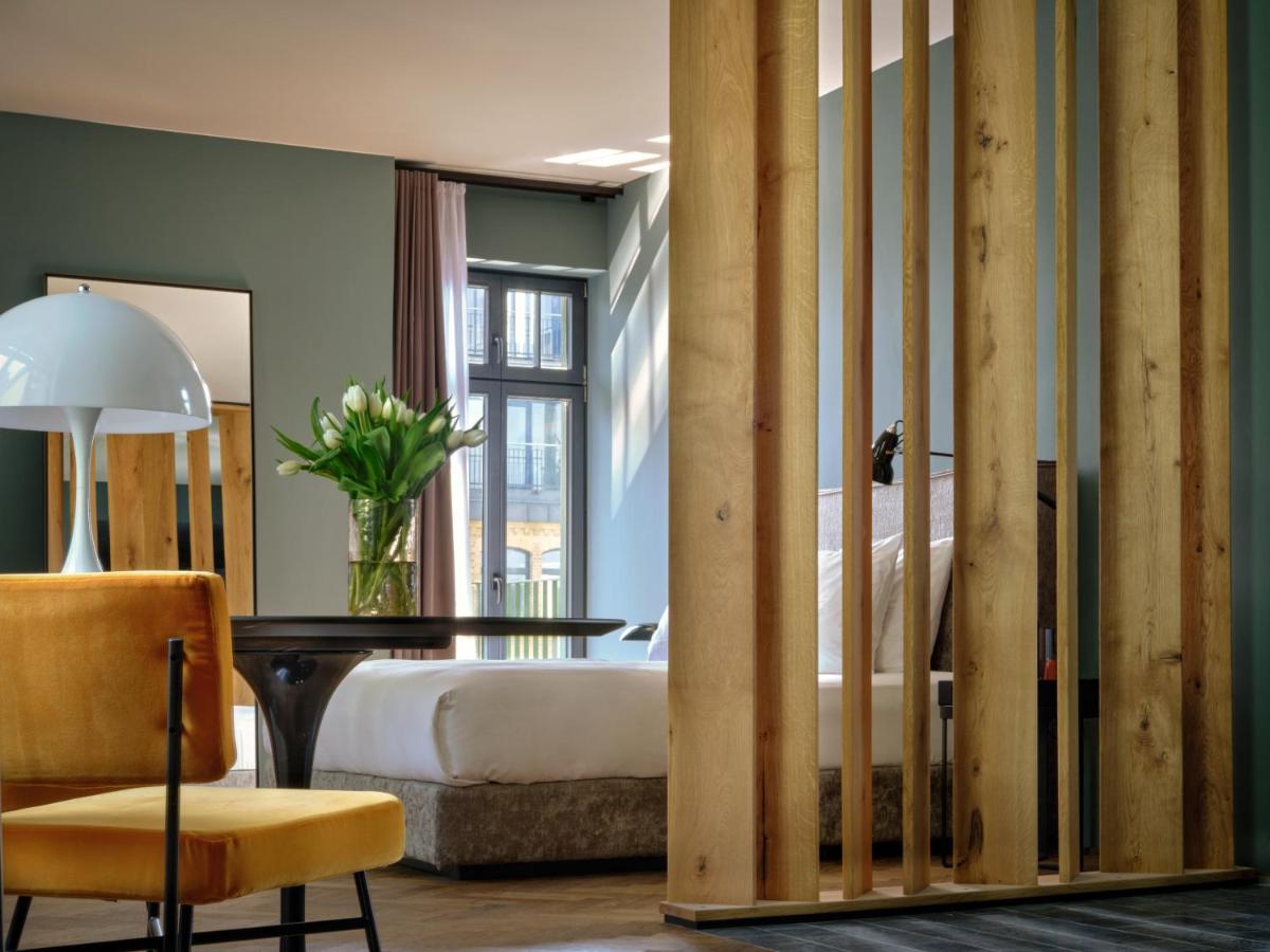 Sly Berlin Ξενοδοχείο Εξωτερικό φωτογραφία A room at the hotel