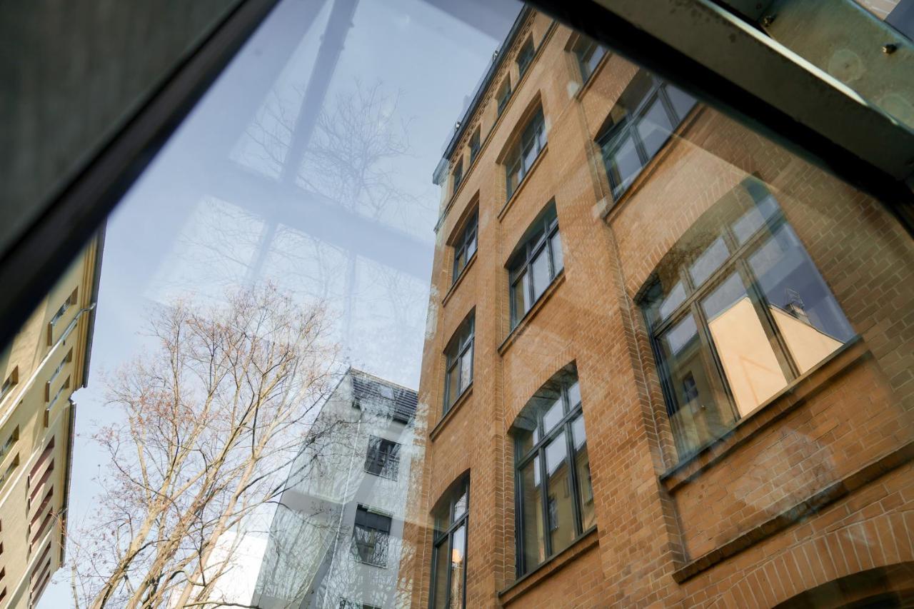 Sly Berlin Ξενοδοχείο Εξωτερικό φωτογραφία The building of the Institute of Theoretical Physics