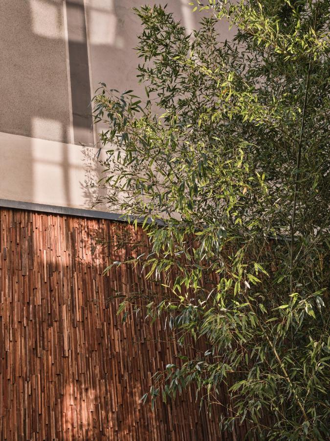 Sly Berlin Ξενοδοχείο Εξωτερικό φωτογραφία Bamboo fence