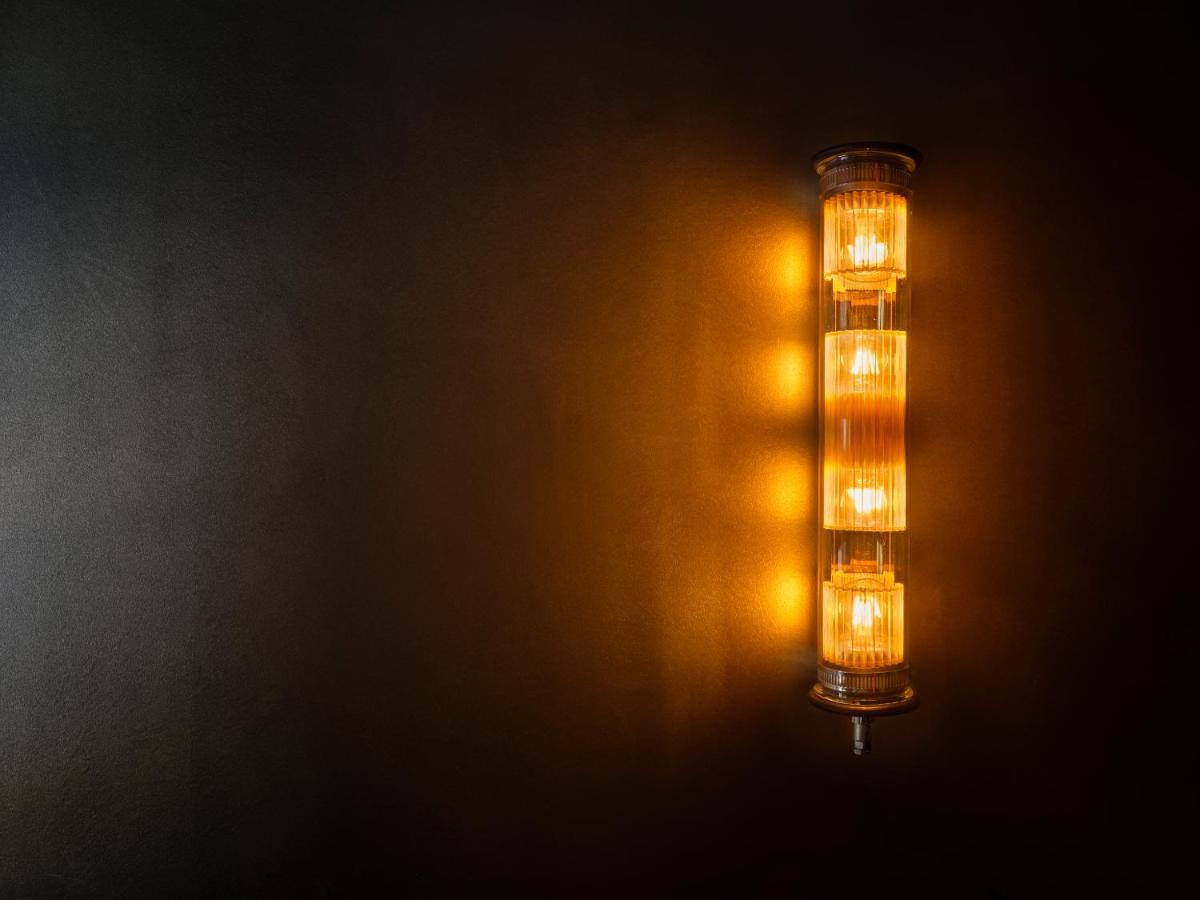 Sly Berlin Ξενοδοχείο Εξωτερικό φωτογραφία A three-light warning light