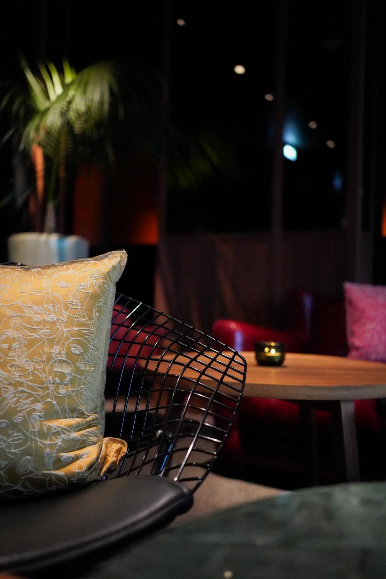 Sly Berlin Ξενοδοχείο Εξωτερικό φωτογραφία The interior of the lounge