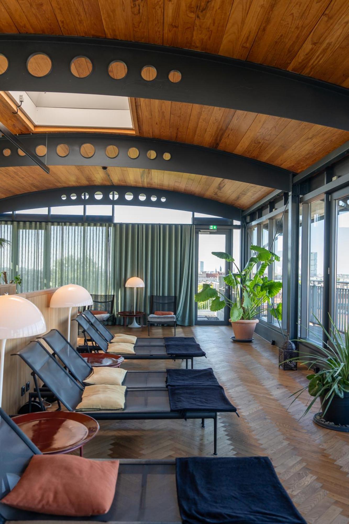 Sly Berlin Ξενοδοχείο Εξωτερικό φωτογραφία The Sky Bar