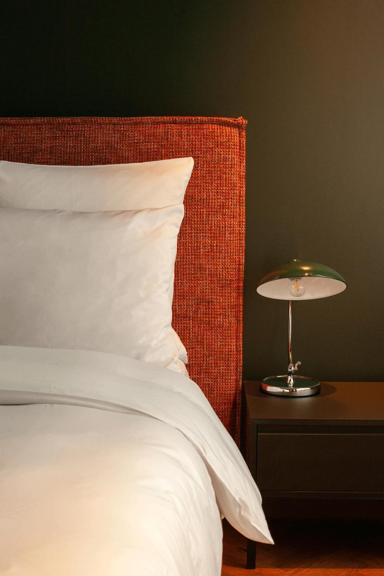Sly Berlin Ξενοδοχείο Εξωτερικό φωτογραφία A table lamp