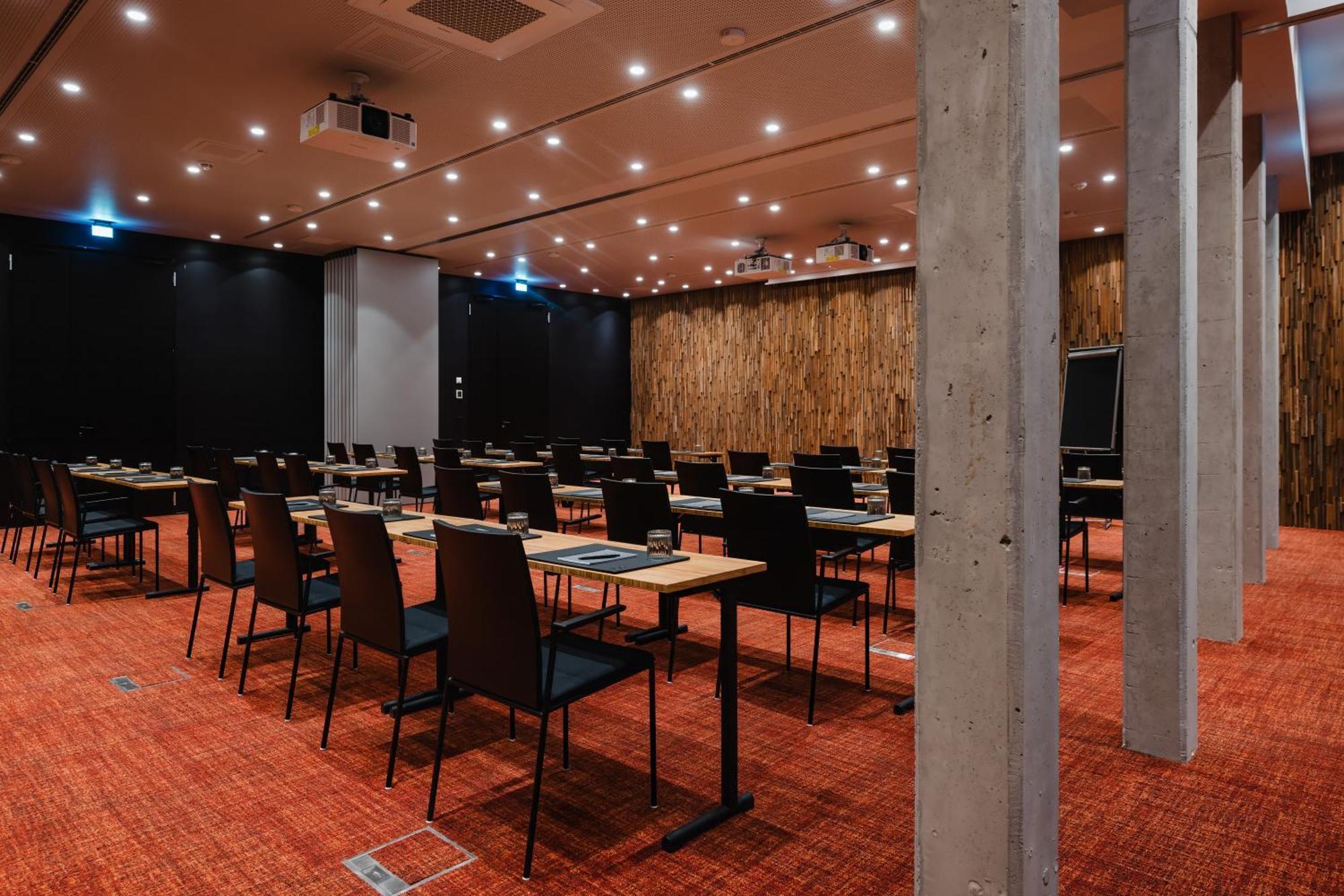 Sly Berlin Ξενοδοχείο Εξωτερικό φωτογραφία The conference centre