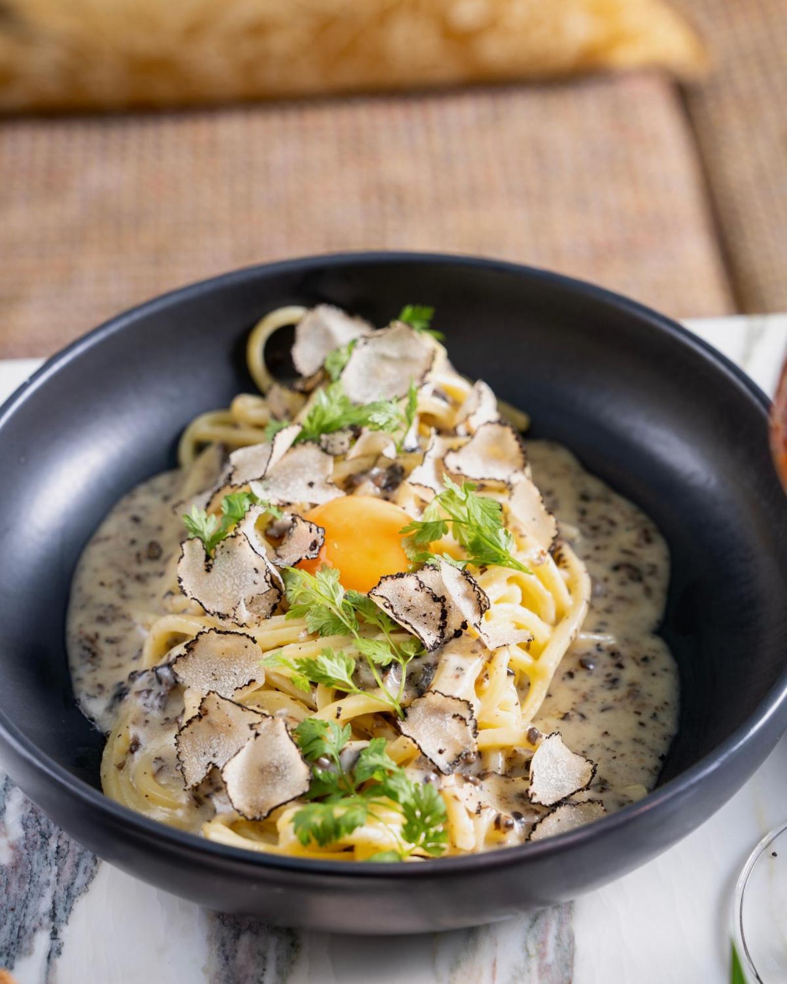 Sly Berlin Ξενοδοχείο Εξωτερικό φωτογραφία Pasta with black truffle